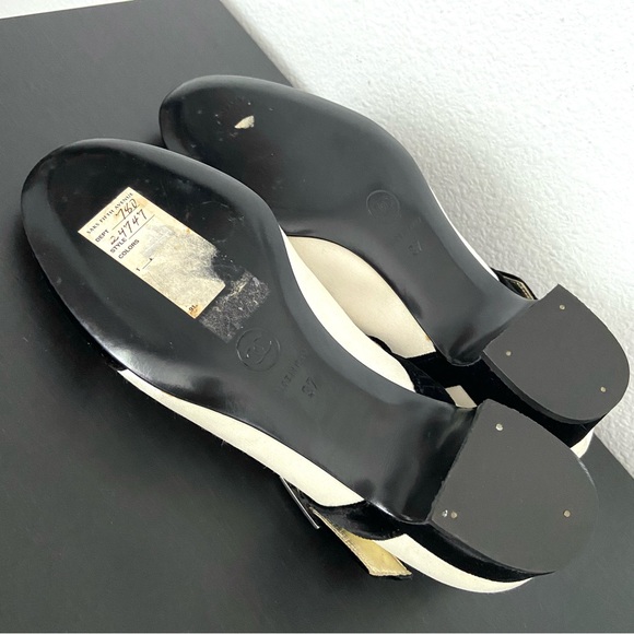 Vintage CHANEL Two Tone Velvet Satin Mary Jane Pumps Low Block Heel - Picture 13 of 16